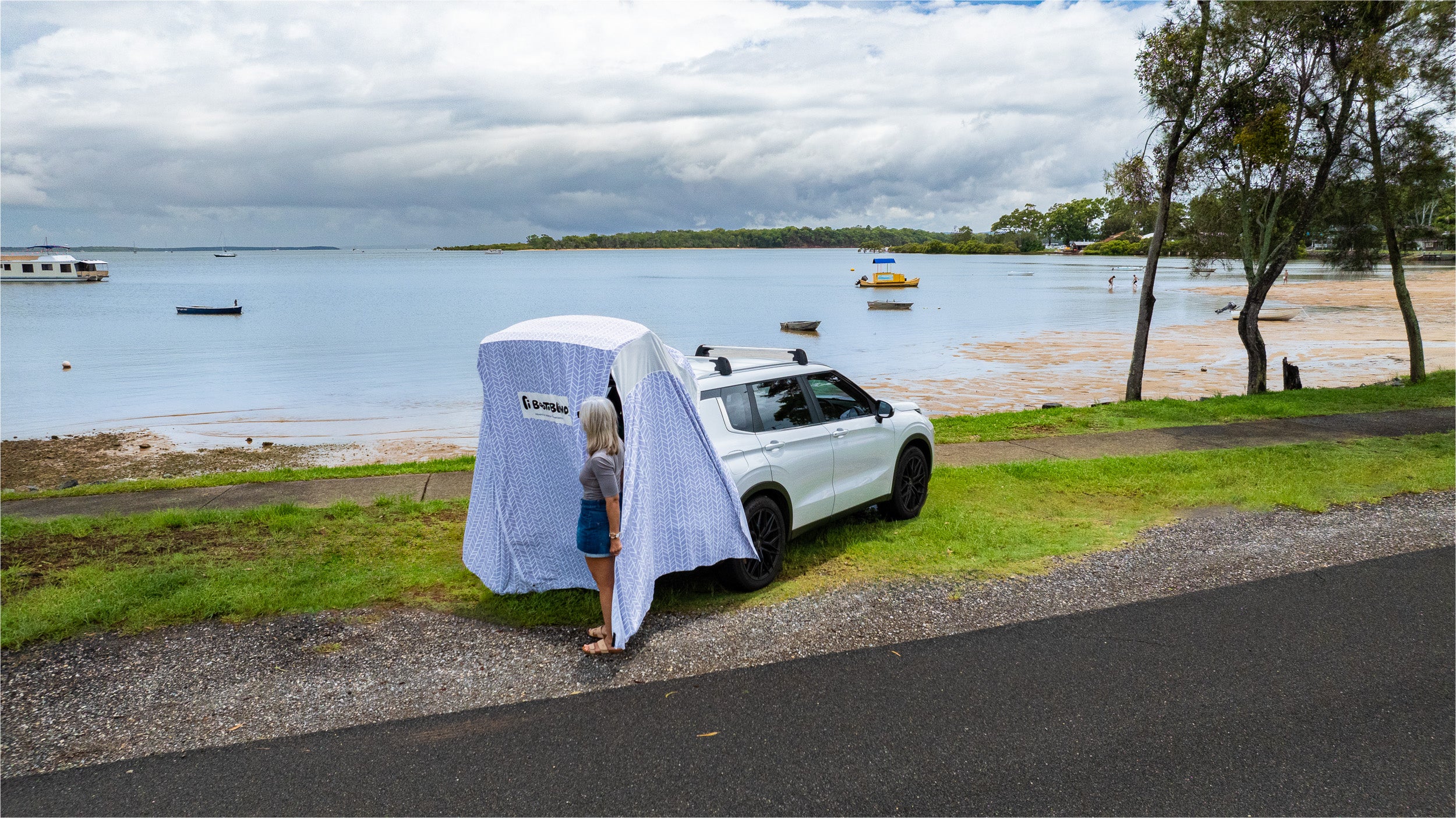 suv hatchback tent on car